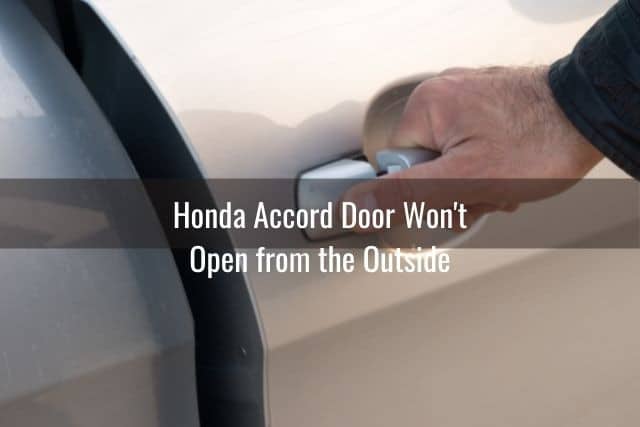 Hand pulling on a outside door handle