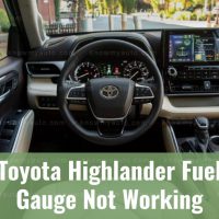 Toyota Highlander steering wheel and infotainment screen