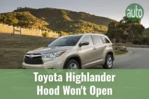 Toyota Highlander with hills in the background